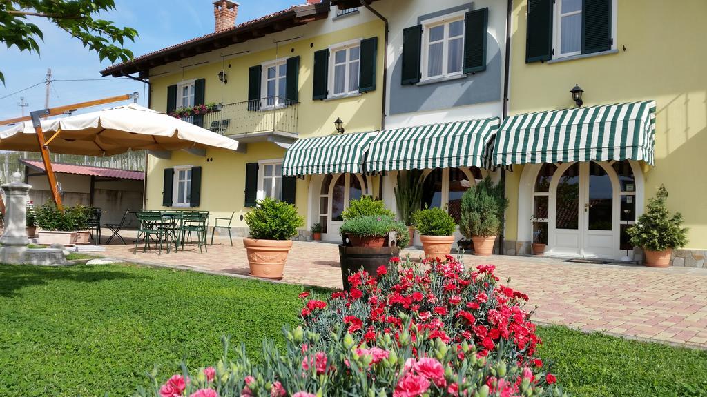 Agriturismo Cascina Rabalot Diano dʼAlba Eksteriør bilde